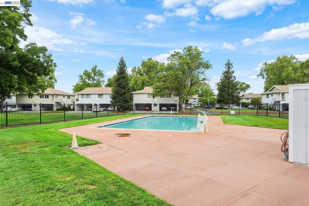 Image 23 of property listing at 1044 Mohr Ln D, Concord, CA 94518