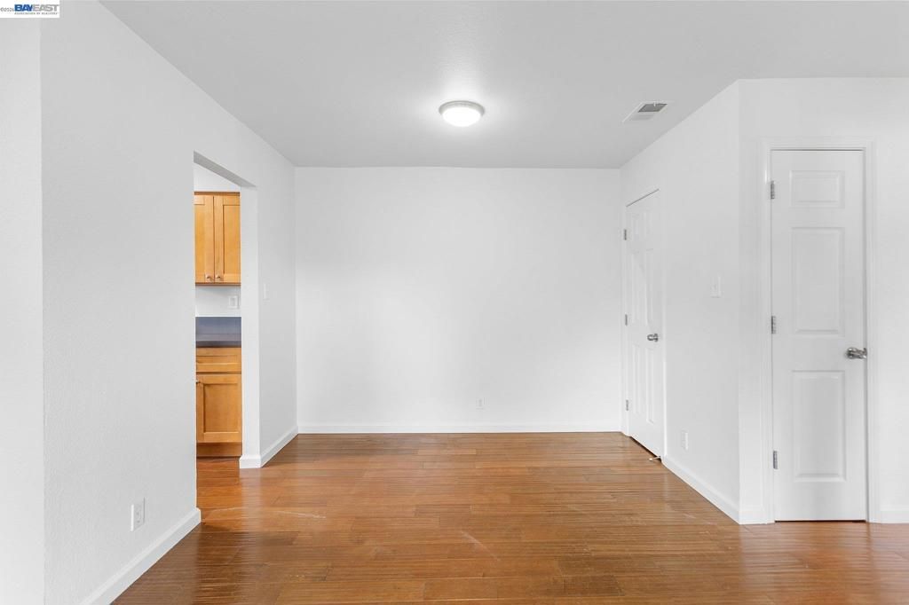 Image 5 of property listing at 1044 Mohr Ln D, Concord, CA 94518