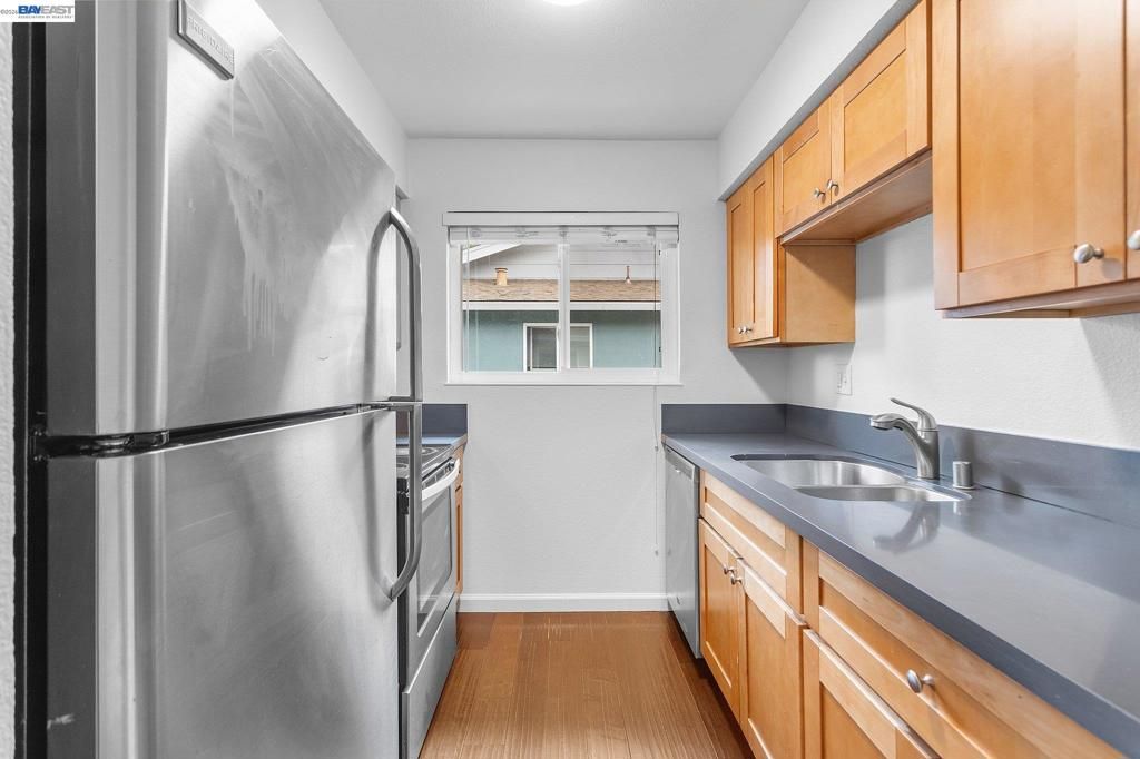 Image 6 of property listing at 1044 Mohr Ln D, Concord, CA 94518