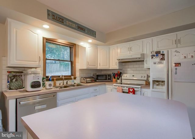 3 LIBERTY DRIVE, Mount Holly Springs, PA 17065