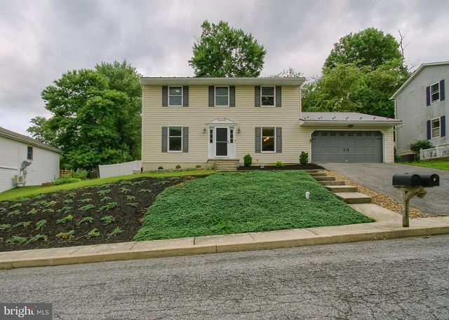 3 LIBERTY DRIVE, Mount Holly Springs, PA 17065