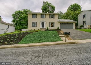 3 LIBERTY DRIVE, Mount Holly Springs, PA 17065