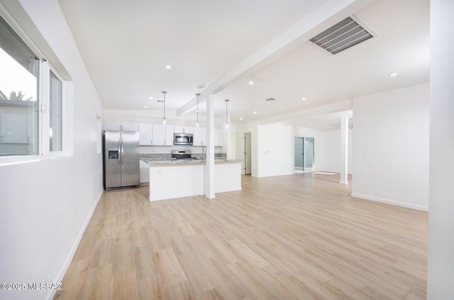 1515 S Avenida Sirio, Tucson, AZ 85710