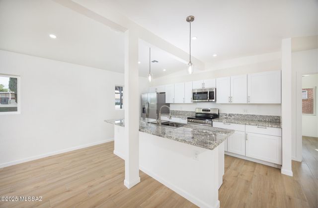 1515 S Avenida Sirio, Tucson, AZ 85710