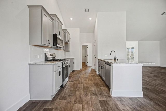 720 Greystone Lane, Angleton, TX 77515