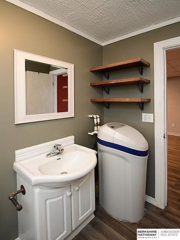 1421 SW 36 Street, Lincoln, NE 68522