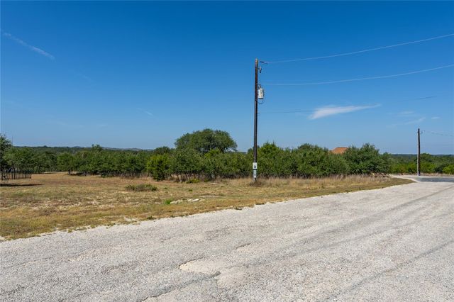 103 Ira Long, Blanco, TX 78606