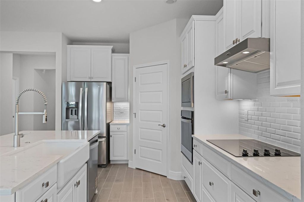 Image 4 of property listing at 11893 SHINE VIEW LANE, Winter Garden, FL 34787