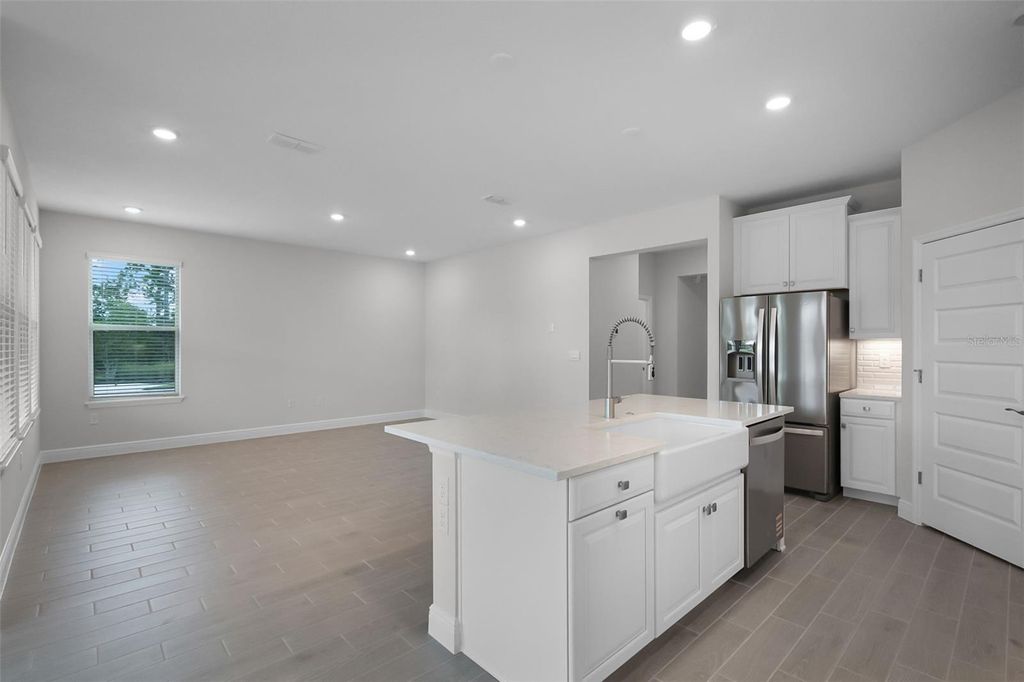 Image 5 of property listing at 11893 SHINE VIEW LANE, Winter Garden, FL 34787