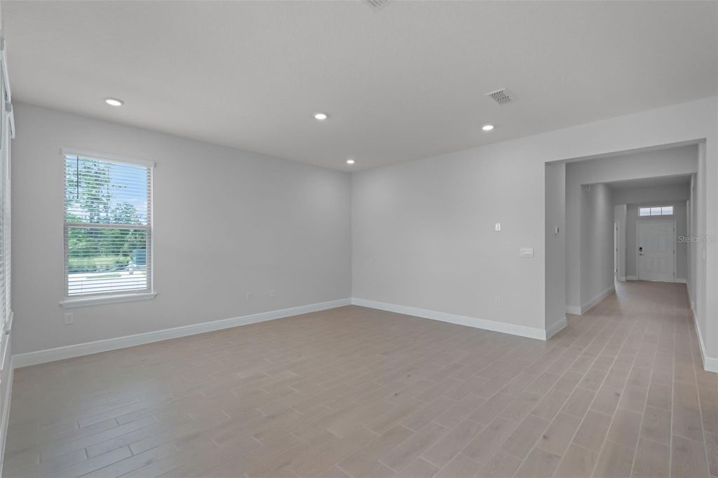 Image 10 of property listing at 11893 SHINE VIEW LANE, Winter Garden, FL 34787