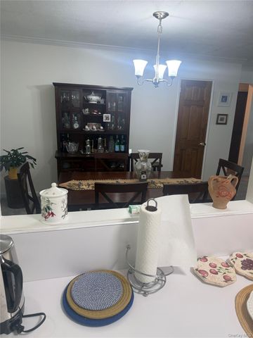 27 Avon Circle D, Port Chester, NY 10573