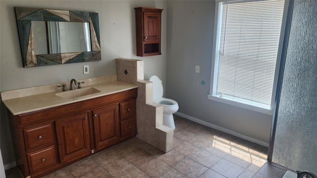 1010 22nd Street, San Leon, TX 77539