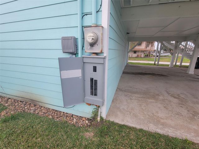 1010 22nd Street, San Leon, TX 77539