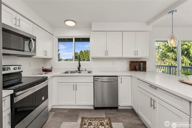 5033 37th Street NE, Tacoma, WA 98422
