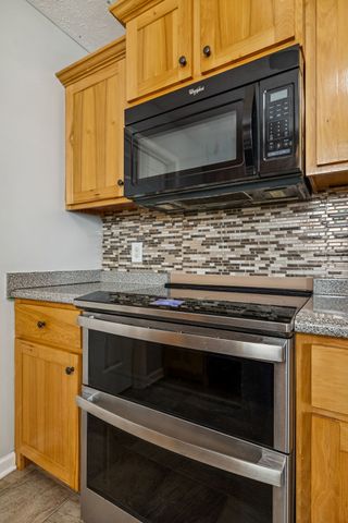 136 Thacker Dr, Portland, TN 37148