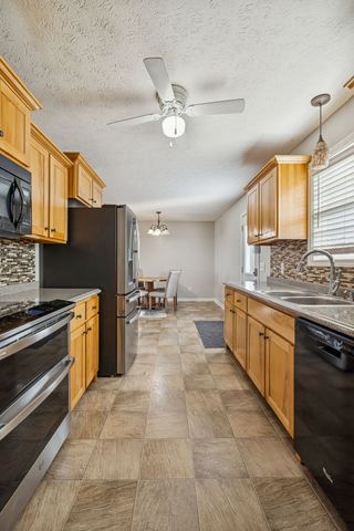 136 Thacker Dr, Portland, TN 37148