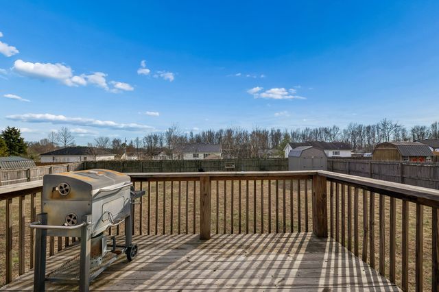 136 Thacker Dr, Portland, TN 37148