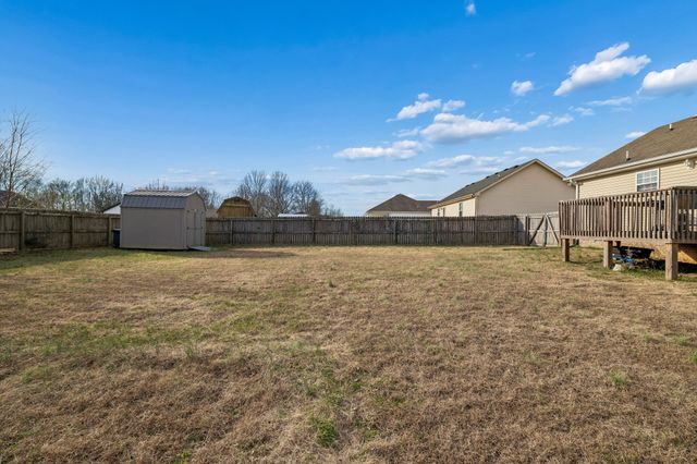 136 Thacker Dr, Portland, TN 37148