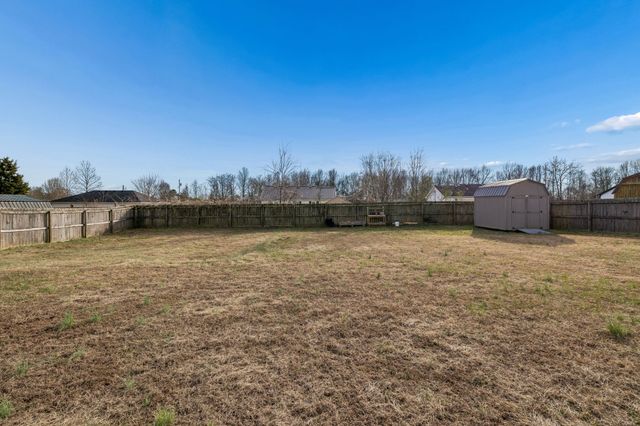 136 Thacker Dr, Portland, TN 37148
