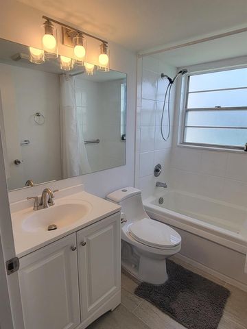 613 Fanshaw O, Boca Raton, FL 33434