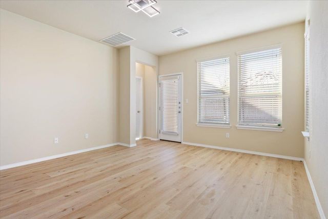 1024 Chad LOOP, Round Rock, TX 78665