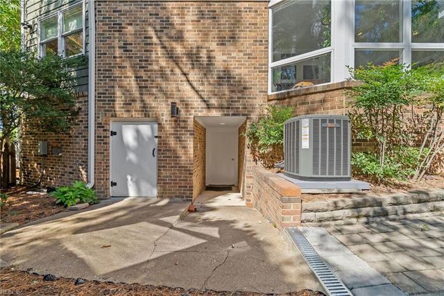 2031 Ridge End RD, Virginia Beach, VA 23454