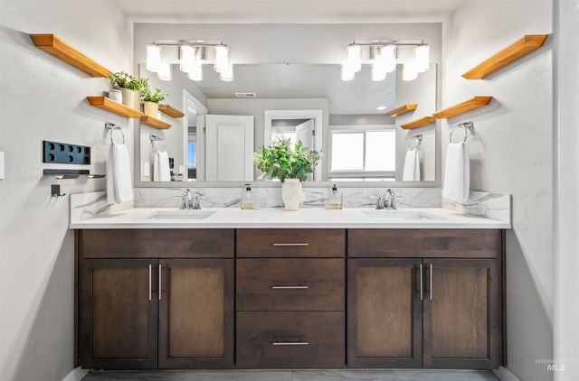 10775 W Royal Fern Court, Star, ID 83669