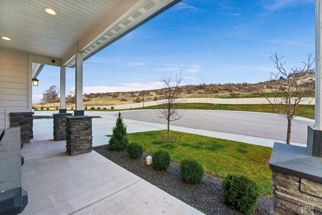 10775 W Royal Fern Court, Star, ID 83669