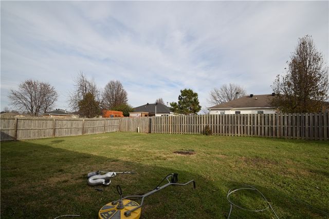 903 SW Sandrock Road, Bentonville, AR 72712