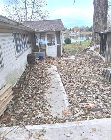 1519 S Lakeshore Drive, Albion, IN 46701
