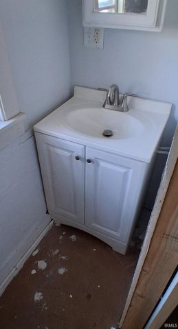 1519 S Lakeshore Drive, Albion, IN 46701