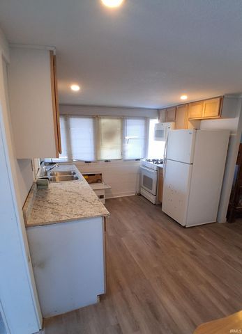 1519 S Lakeshore Drive, Albion, IN 46701