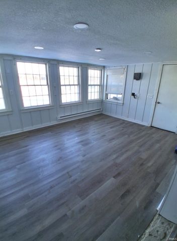 1519 S Lakeshore Drive, Albion, IN 46701