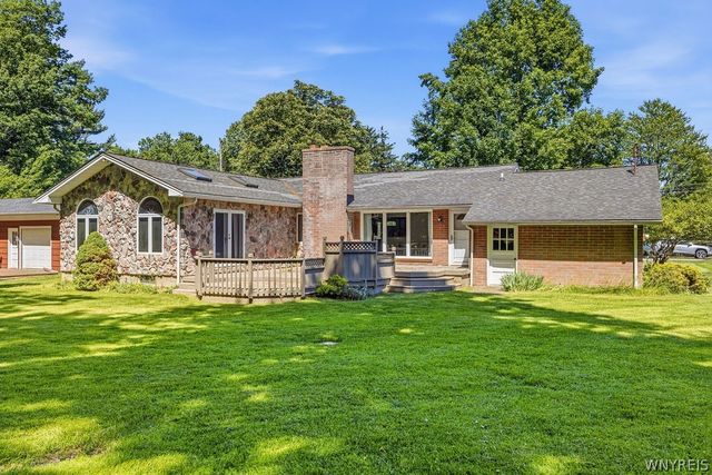 54 Faahs Drive, Orchard Park, NY 14127