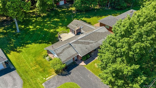 54 Faahs Drive, Orchard Park, NY 14127