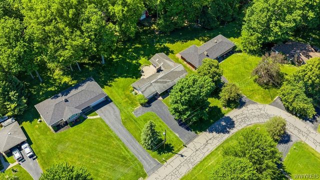 54 Faahs Drive, Orchard Park, NY 14127