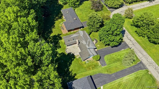 54 Faahs Drive, Orchard Park, NY 14127