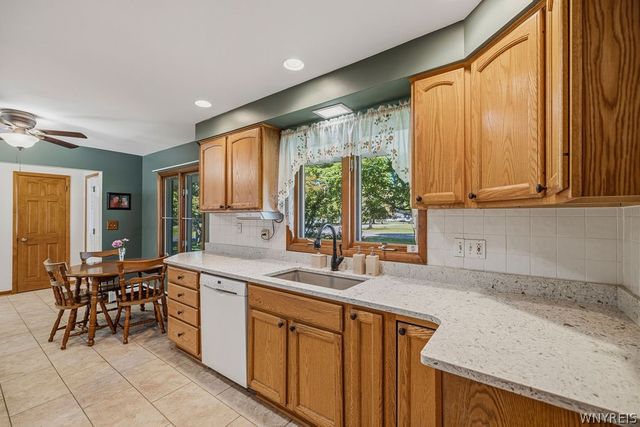54 Faahs Drive, Orchard Park, NY 14127