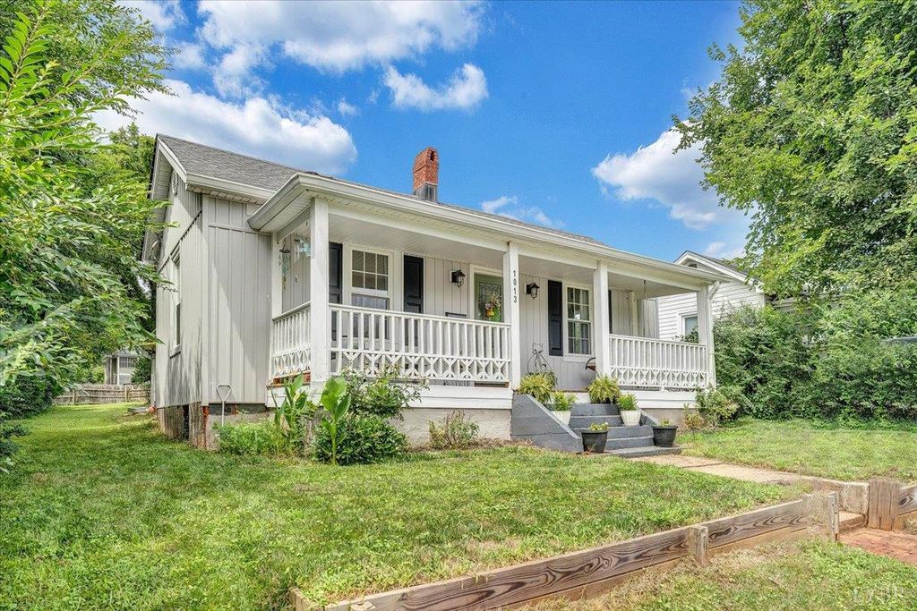 1013 Madison Street, Bedford, VA 24523