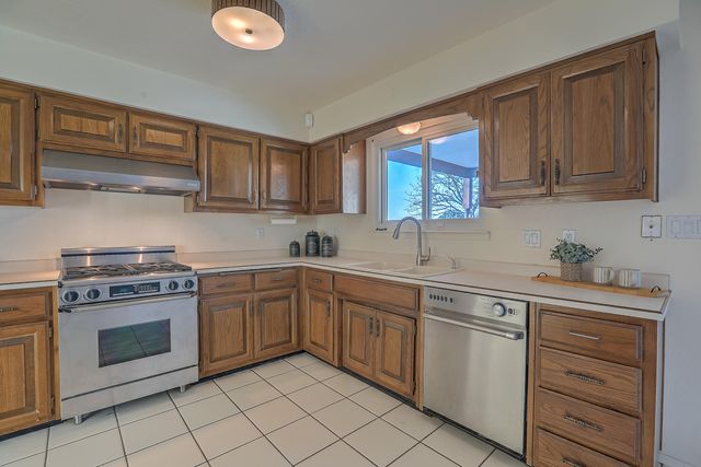 12917 Deer Dancer Trail NE, Albuquerque, NM 87112