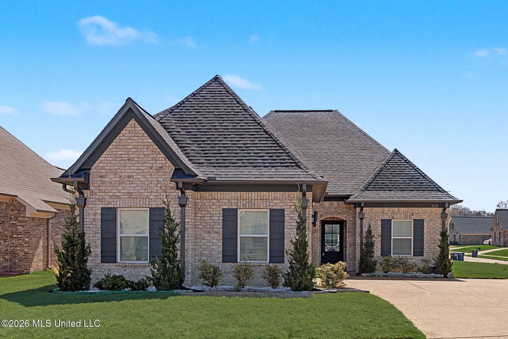 5175 Watson View Drive, Nesbit, MS 38651