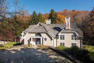 33 Forest Haunts Road, Winhall, VT 05340