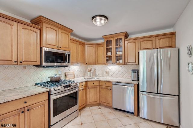 97 Union County Pkwy, Clark Twp., NJ 07066