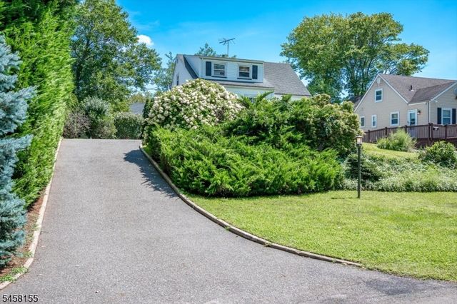 97 Union County Pkwy, Clark Twp., NJ 07066