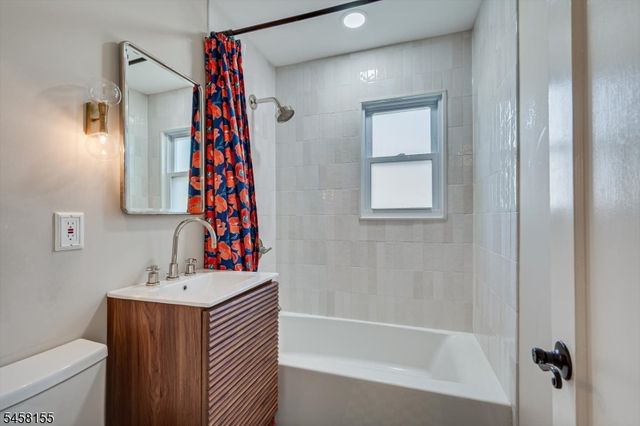 97 Union County Pkwy, Clark Twp., NJ 07066