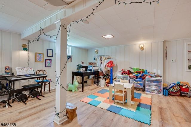 97 Union County Pkwy, Clark Twp., NJ 07066