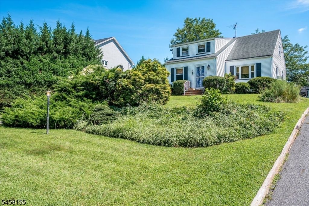 97 Union County Pkwy, Clark Twp., NJ 07066 — photo 2