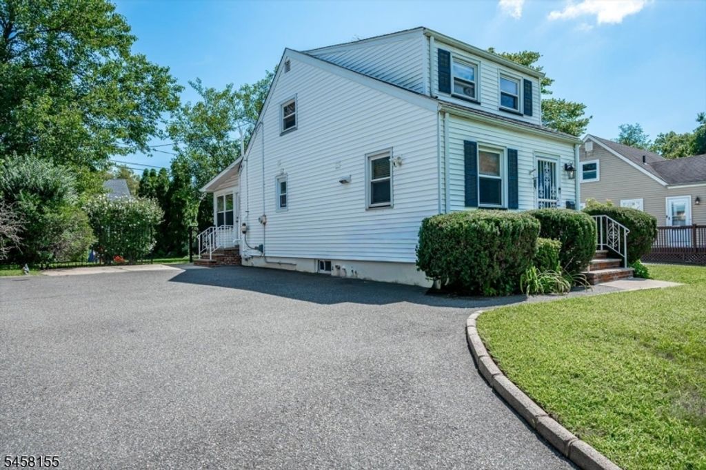97 Union County Pkwy, Clark Twp., NJ 07066 — photo 4