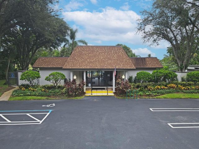 3680 ARELIA Drive S, Delray Beach, FL 33445
