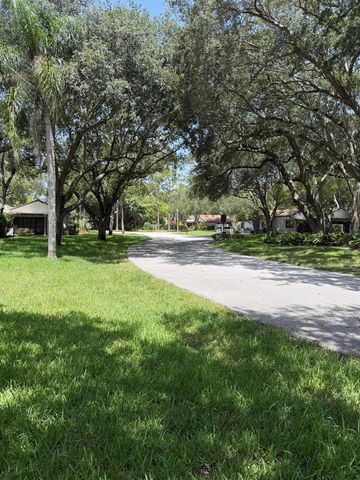 3680 ARELIA Drive S, Delray Beach, FL 33445
